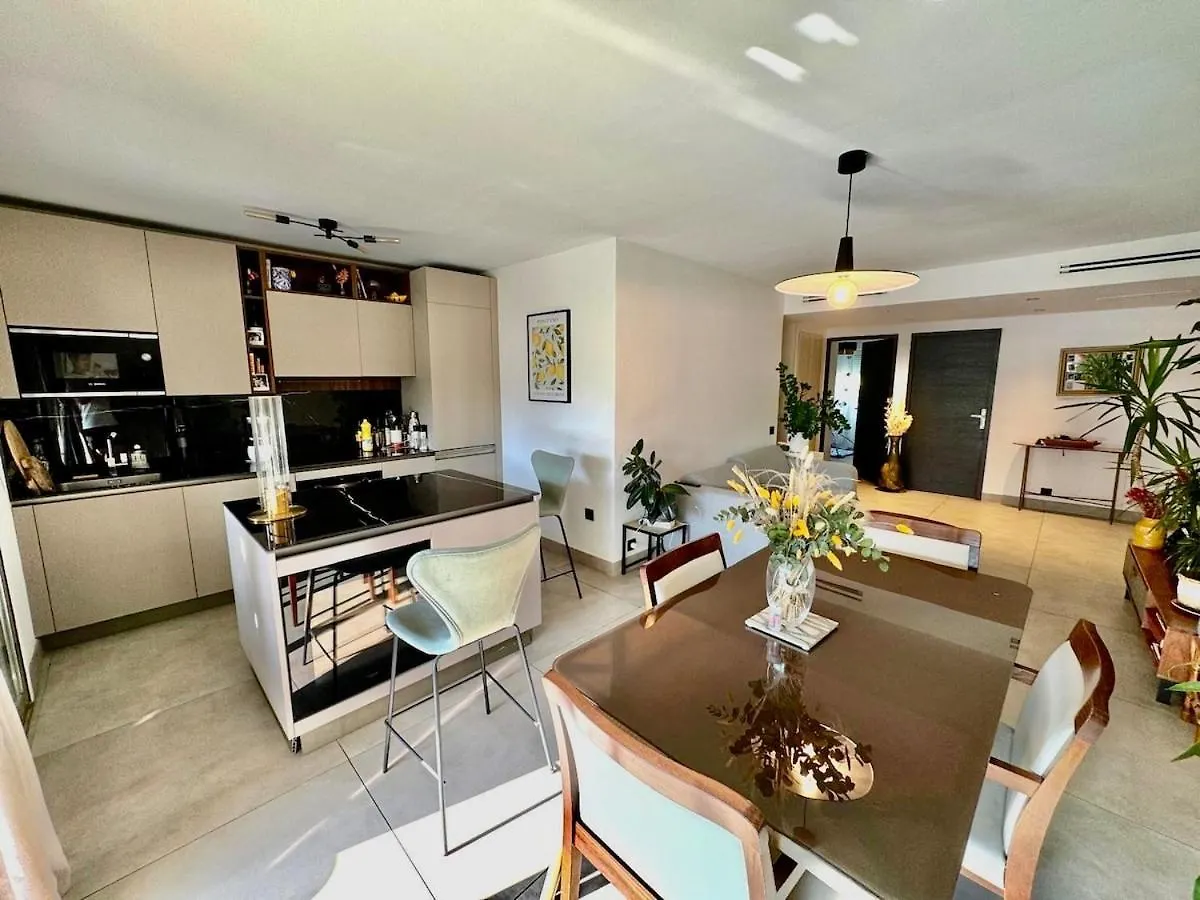 Splendide Appartement - Vue Mer - Cannes A 5 Min Vallauris 0*,