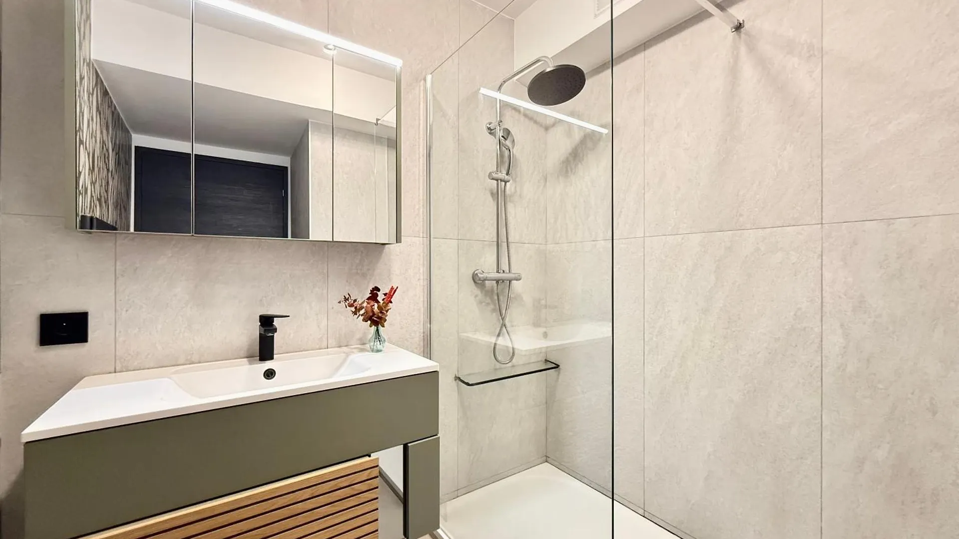 Splendide Appartement - Vue Mer - Cannes A 5 Min Vallauris 0*,  France